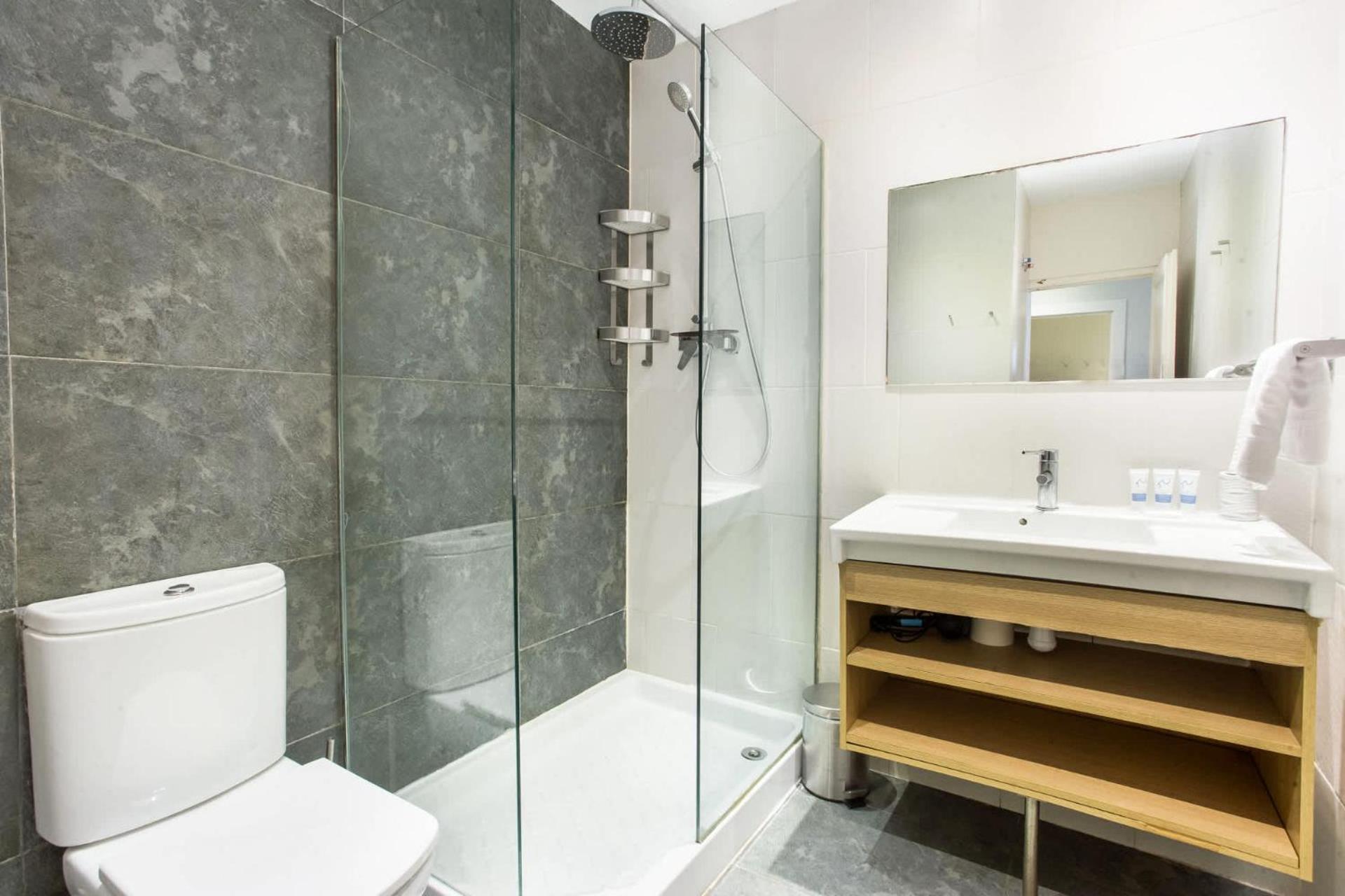 Appartement 4bedroom With Balcony In Ramblas 3-2